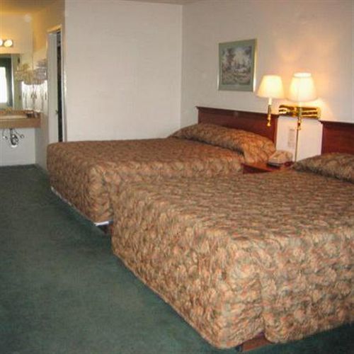 Reedley Edge Water Inn الغرفة الصورة