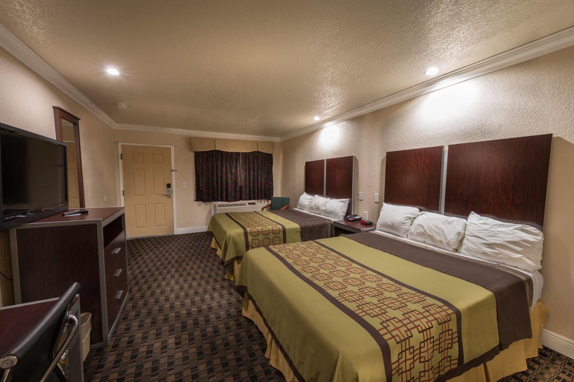 Reedley Edge Water Inn المظهر الخارجي الصورة